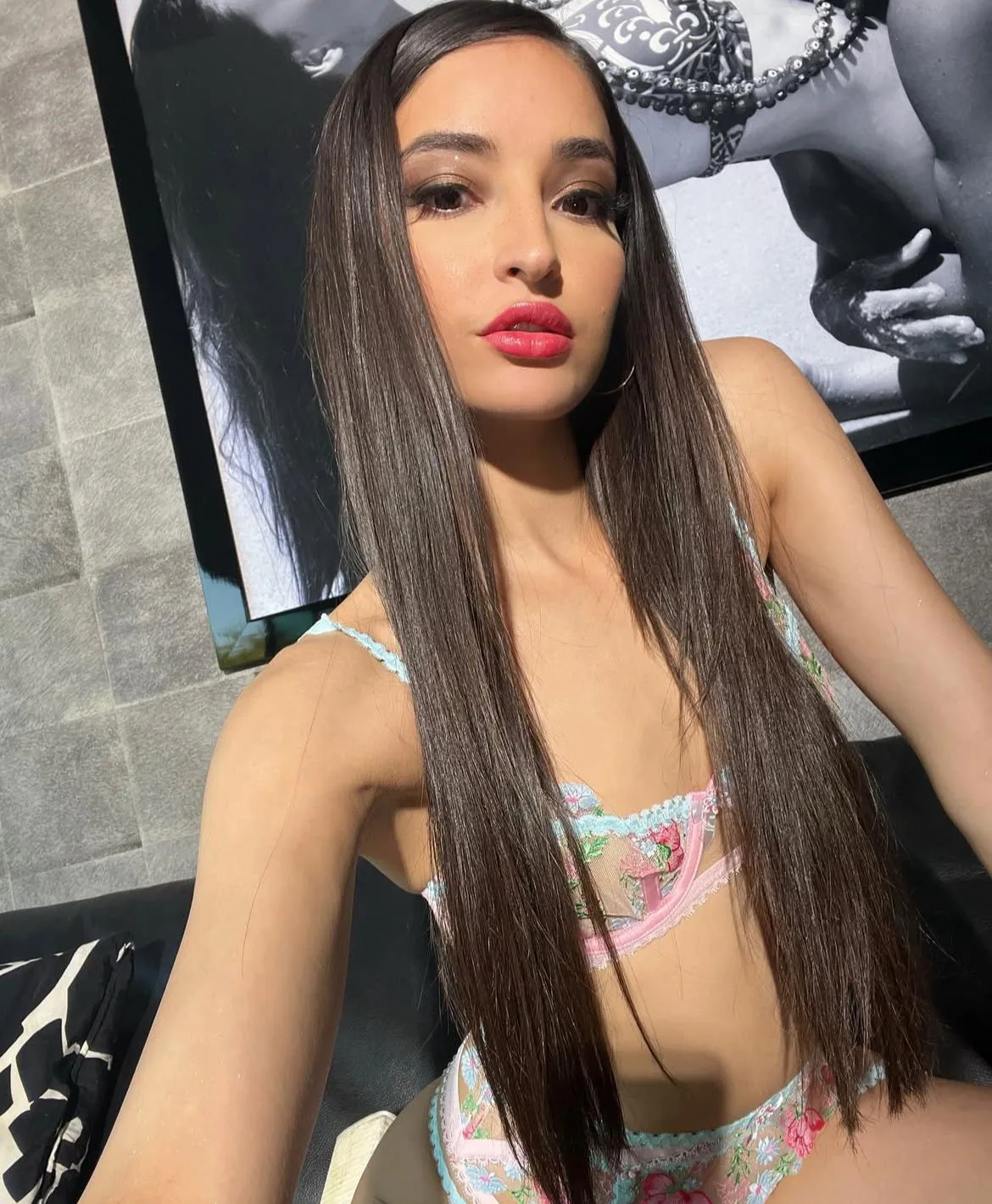 Oriana escort 